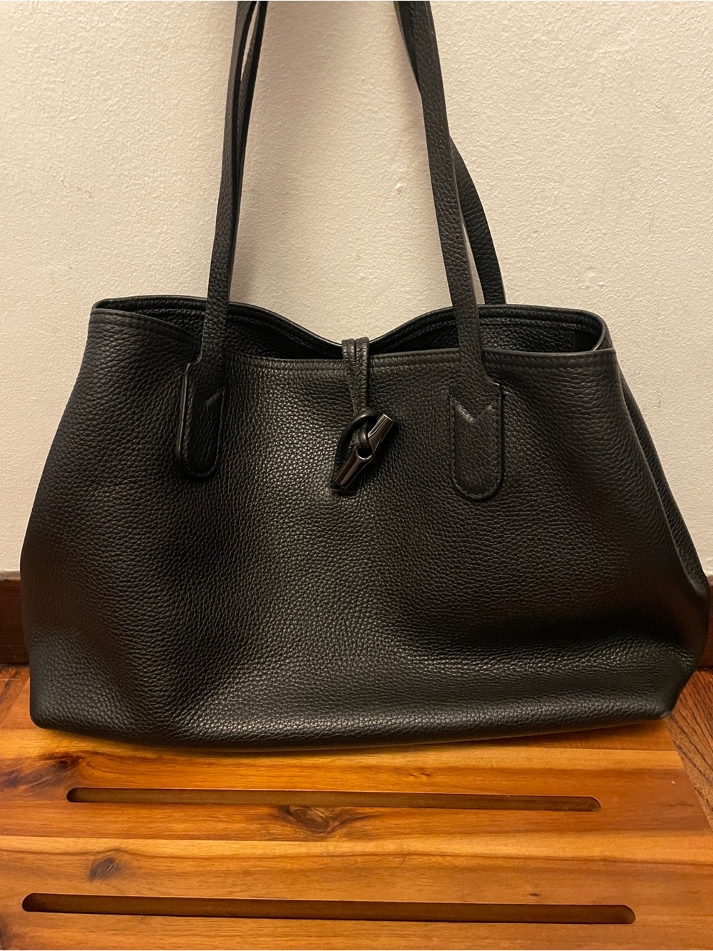 Longchamp Roseau Large Leather Tote black Pebbled leather toggle closure - Picture 2 of 15